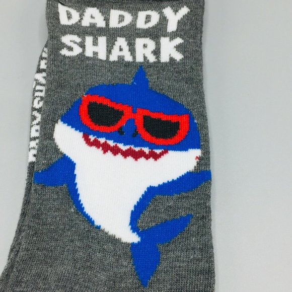 Baby Shark Daddy Shark Men's Crew Shoe Size 6-12 Set of 2 - Picture 3 of 6